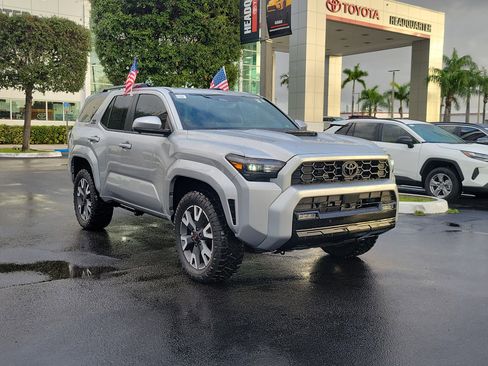 Used 2025 Toyota 4Runner Limited image 2