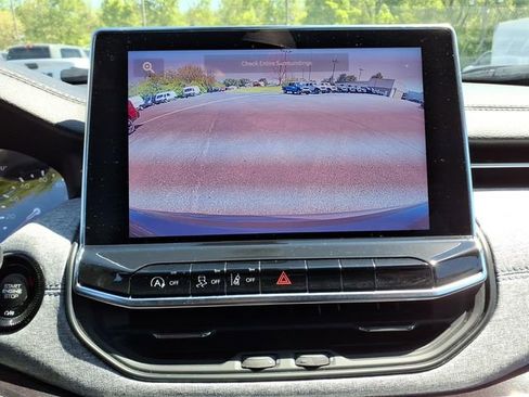 Certified 2022 Jeep Compass Latitude w/ Convenience Group FWD image 24