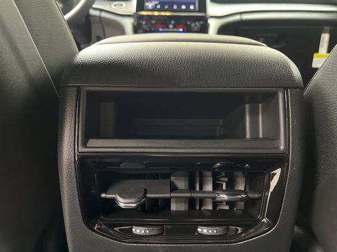 New 2025 Jeep Grand Cherokee Altitude image 23
