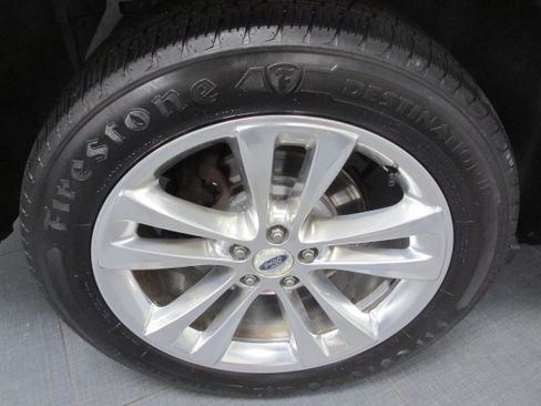 Certified 2018 Ford Explorer XLT w/ Equipment Group 202A image 15