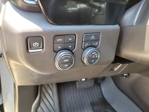 Used 2024 Chevrolet Silverado 1500 LT Trail Boss w/ Convenience Package II AWD/4WD image 24