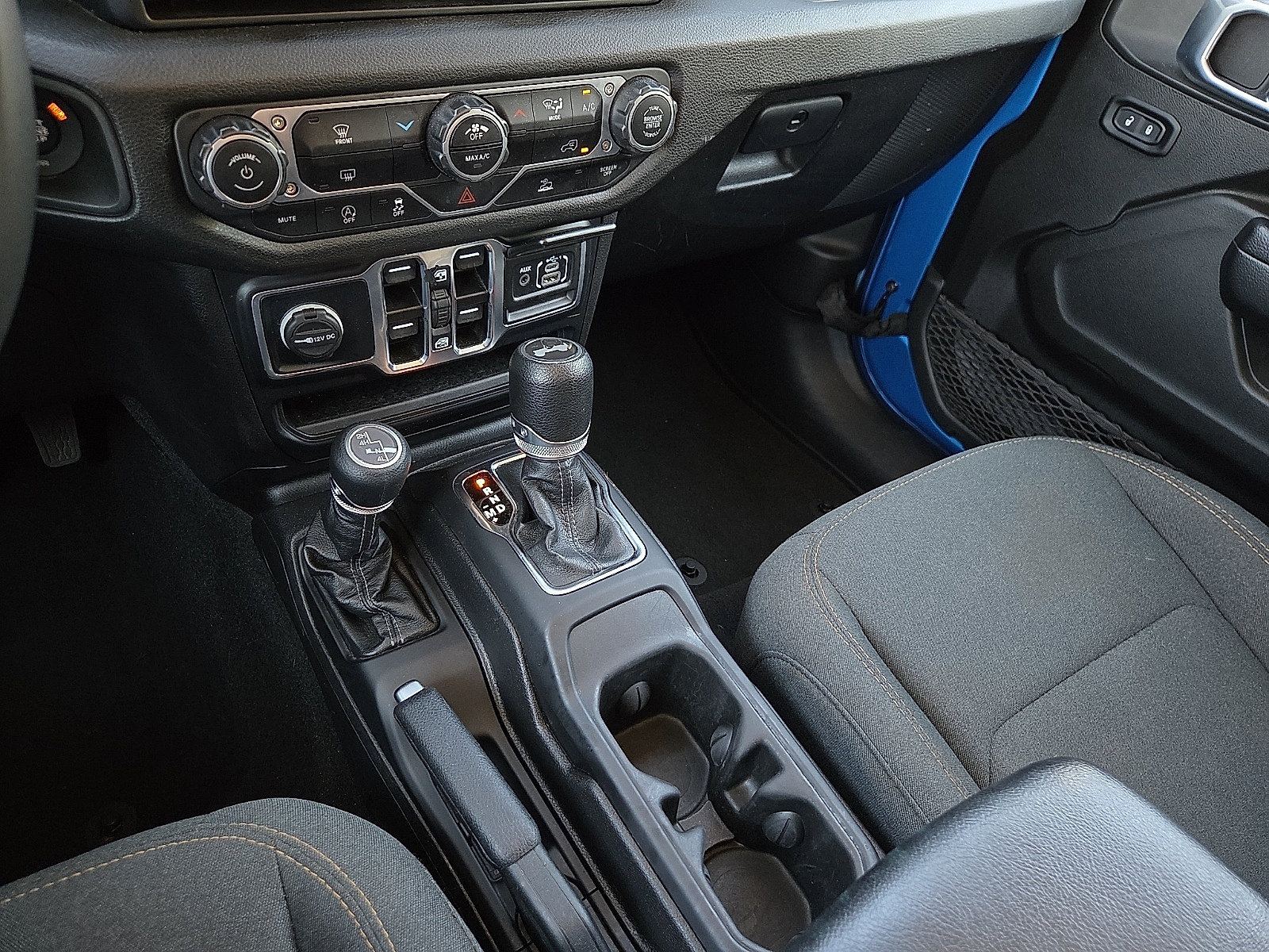 Used 2024 Jeep Wrangler Unlimited Sport AWD/4WD image 25