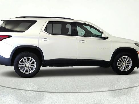 Used 2022 Chevrolet Traverse LT FWD image 7