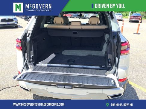 Used 2022 BMW X5 xDrive45e w/ Premium Package AWD/4WD image 6