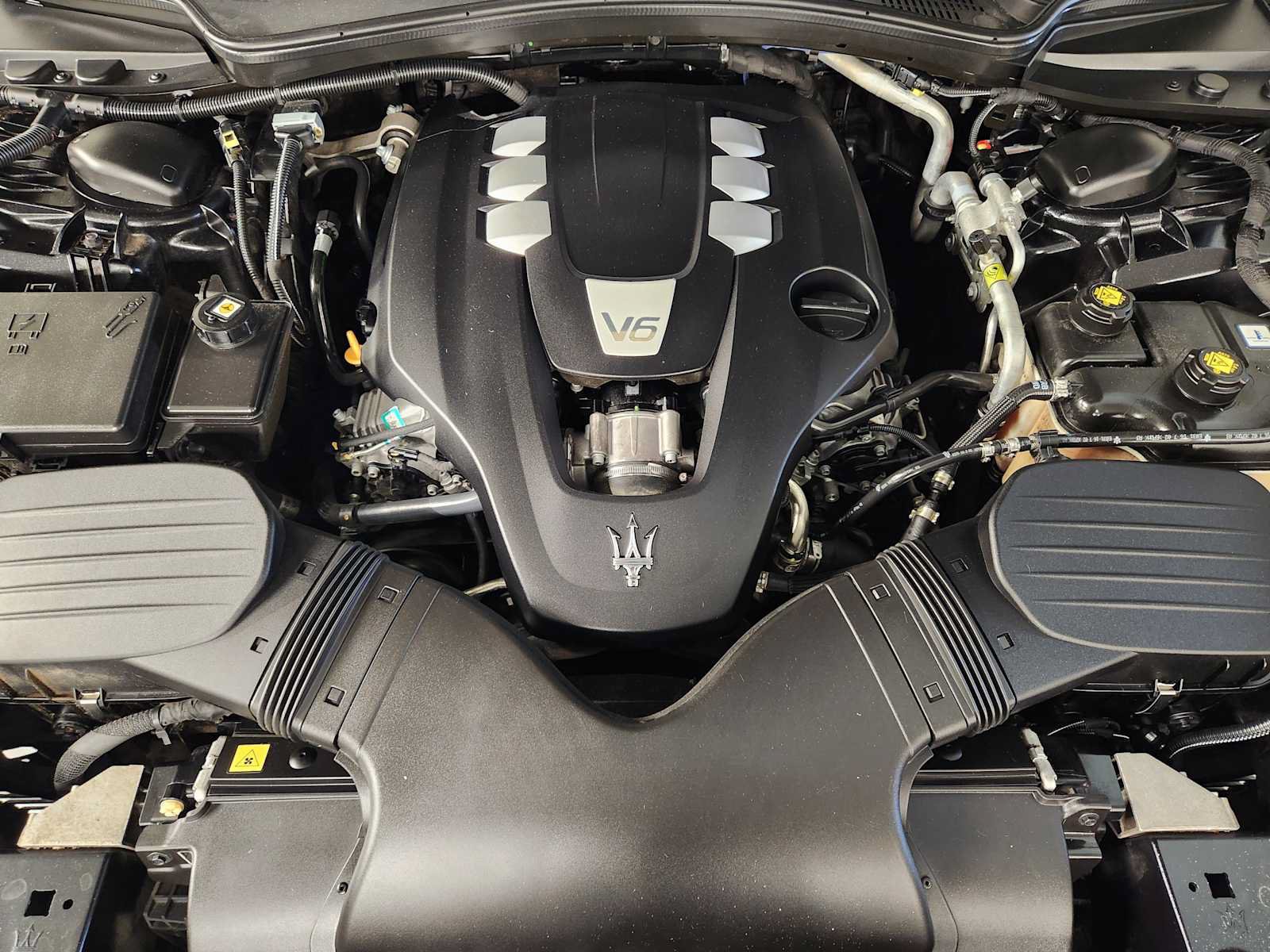 Used 2017 Maserati Ghibli RWD image 31
