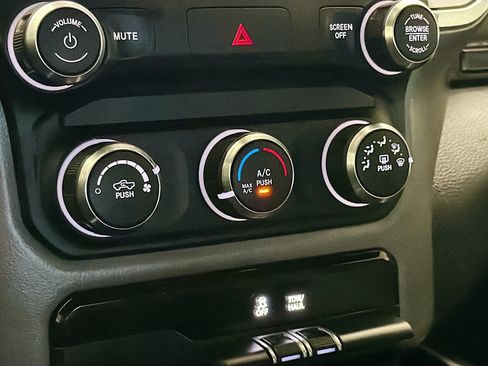 Used 2021 RAM 1500 Big Horn RWD image 10
