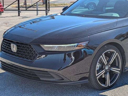 Used 2024 Honda Accord Sport image 6