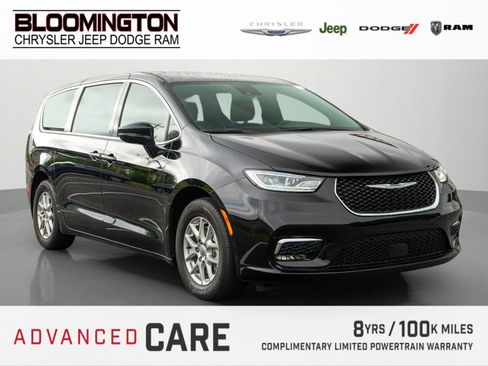 Used 2025 Chrysler Pacifica Select FWD image 1
