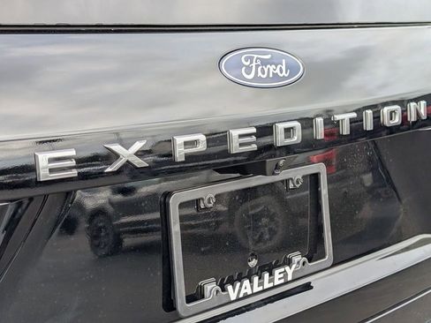 New 2026 Ford Expedition Active image 14