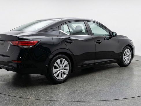 Used 2025 Nissan Sentra S image 9