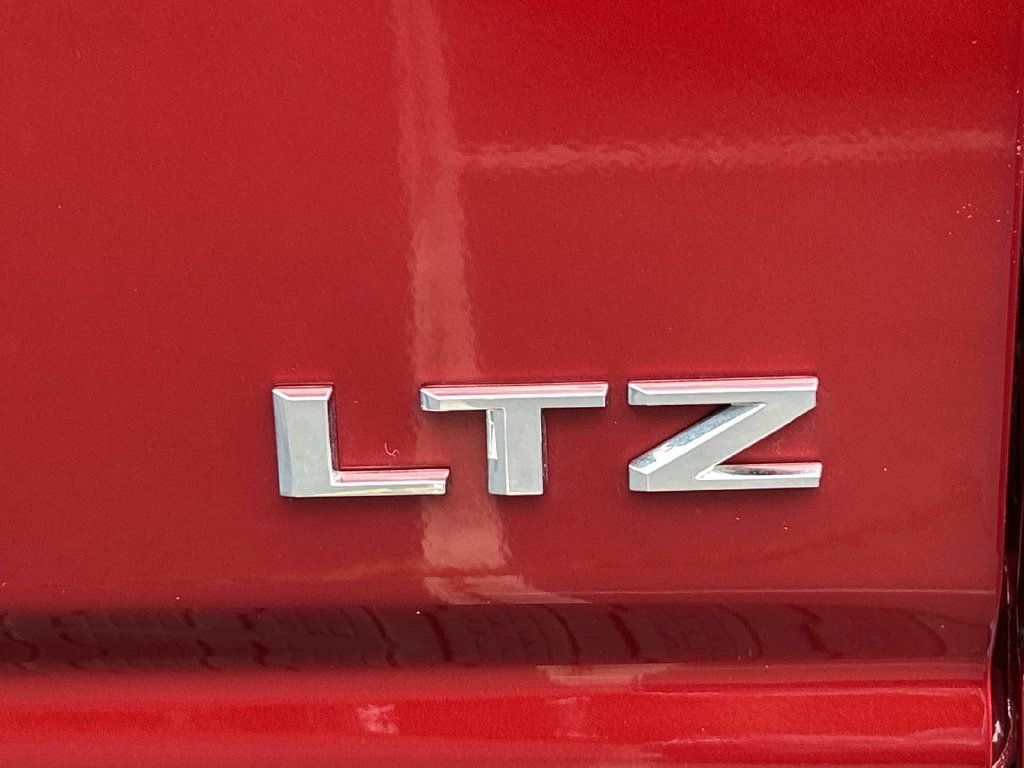 Used 2024 Chevrolet Silverado 2500 LTZ w/ LTZ Plus Package AWD/4WD image 10