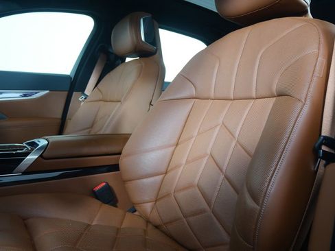 Certified 2025 BMW 740i image 11