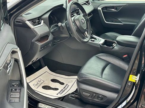 Certified 2019 Toyota RAV4 Limited w/ Advanced Technology Package AWD/4WD image 12