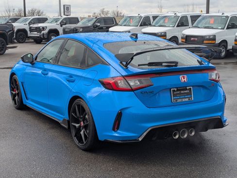 Used 2023 Honda Civic Type R image 3