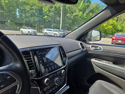 Used 2020 Jeep Grand Cherokee Limited w/ Premium Lighting Group AWD/4WD image 16