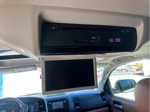 Used 2019 Toyota Sequoia Platinum image 31