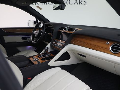 Certified 2023 Bentley Bentayga image 26