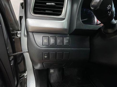 Used 2019 Toyota Highlander XLE AWD/4WD image 23