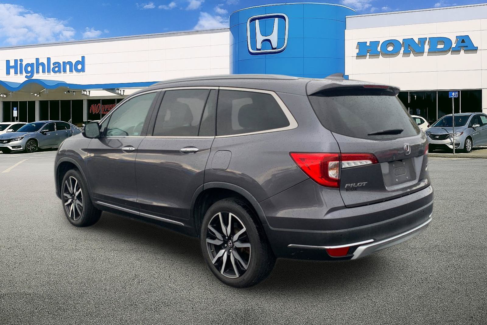 Used 2020 Honda Pilot Touring image 3