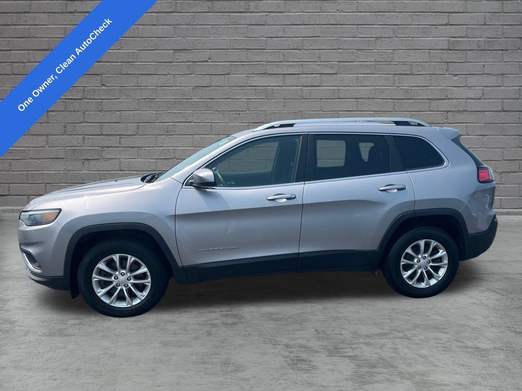 Used 2019 Jeep Cherokee Latitude w/ Popular Appearance Group AWD/4WD image 2