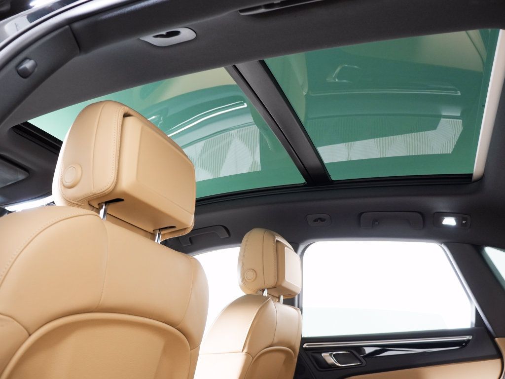 Certified 2023 Porsche Macan AWD/4WD image 22