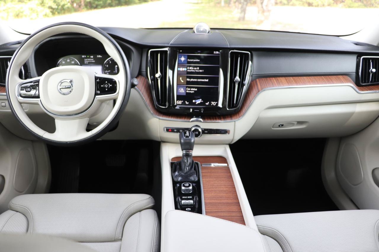Used 2019 Volvo XC60 T6 Inscription w/ Protection Package Premier AWD/4WD image 39
