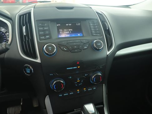 Used 2018 Ford Edge SEL image 11