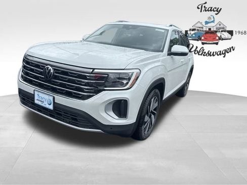 New 2026 Volkswagen Atlas SEL image 3