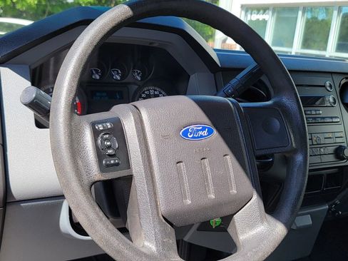 Used 2014 Ford F250 XL w/ Power Equipment Group image 14