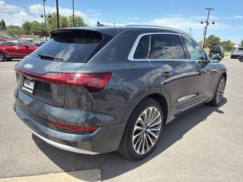 Used 2019 Audi e-tron Prestige w/ Prestige Package AWD/4WD image 10