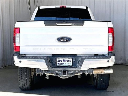 Used 2019 Ford F250 Lariat w/ Chrome Package image 4