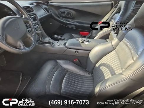 Used 2004 Chevrolet Corvette Coupe w/ Preferred Equipment Group RWD image 11