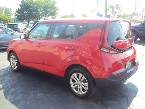 Used 2020 Kia Soul LX FWD image 4
