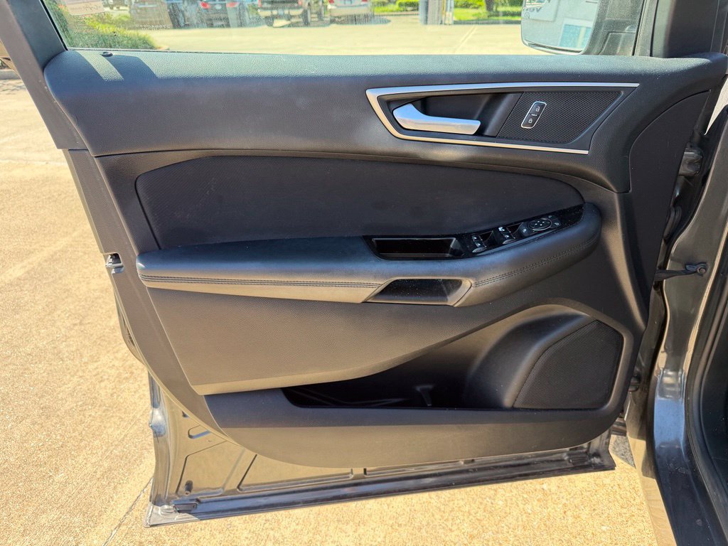 Used 2018 Ford Edge SEL FWD image 13