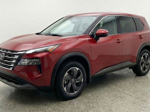 Used 2025 Nissan Rogue SV AWD/4WD image 3