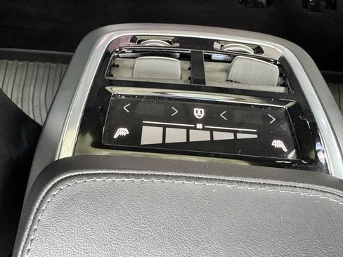 Used 2024 Volvo XC90 T8 Plus w/ Protection Package Premier AWD/4WD image 40