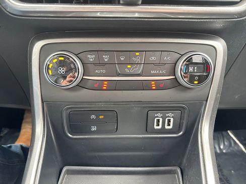 Used 2021 Ford EcoSport SE image 18