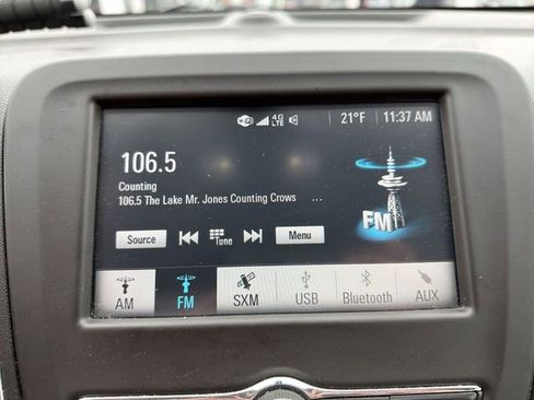 Used 2018 Chevrolet Equinox LT image 18