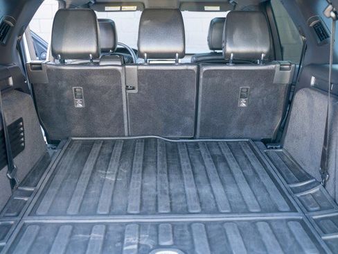 Used 2020 Land Rover Discovery HSE image 38