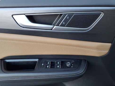 Used 2024 Volkswagen Atlas Cross Sport SE image 17