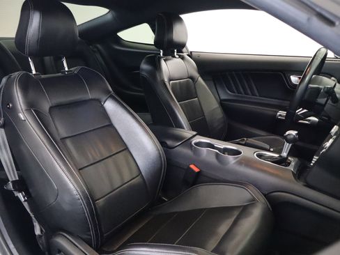 Used 2022 Ford Mustang Premium image 15