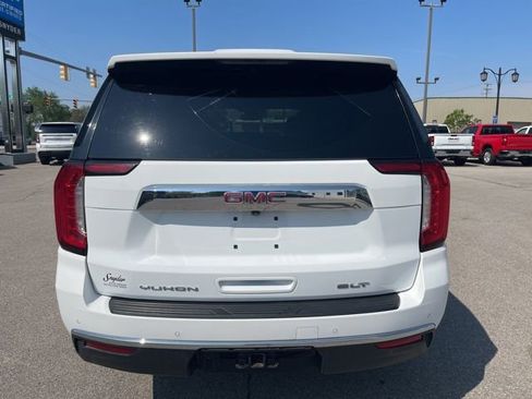 Used 2023 GMC Yukon SLT w/ SLT Luxury Package AWD/4WD image 11