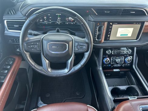 Used 2023 GMC Yukon Denali Ultimate AWD/4WD image 15
