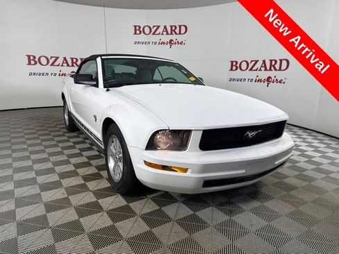 Used 2009 Ford Mustang Premium RWD image 1