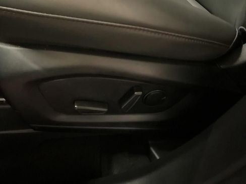 Used 2025 Ford Explorer Active w/ Active Comfort Package AWD/4WD image 17