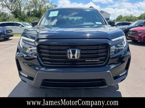 Used 2025 Honda Passport Black Edition image 3
