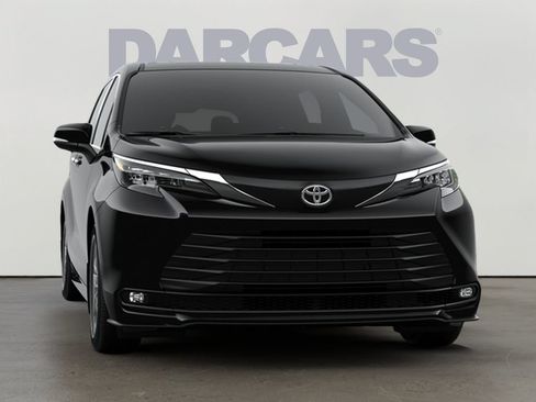 New 2026 Toyota Sienna XLE AWD/4WD image 18