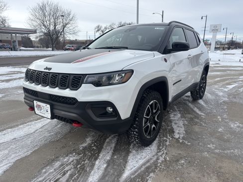 New 2026 Jeep Compass Trailhawk image 4