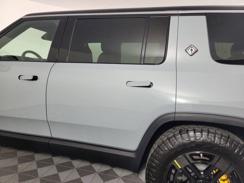 Used 2022 Rivian R1S Launch Edition image 35