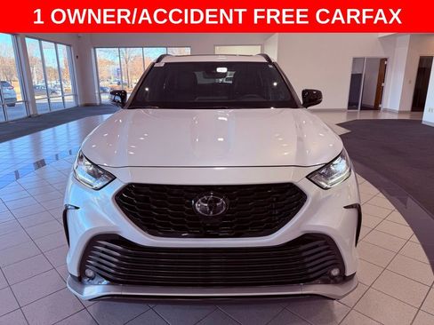 Used 2022 Toyota Highlander XSE image 2